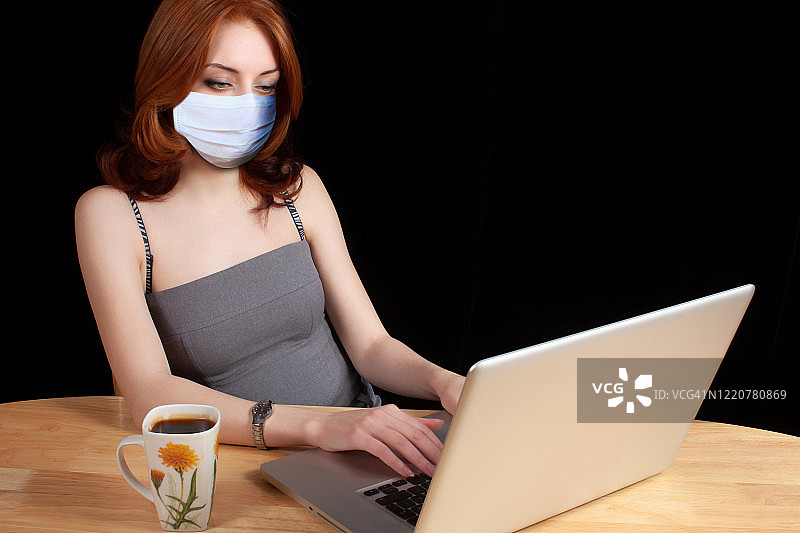 新冠病毒口罩，咖啡图片素材