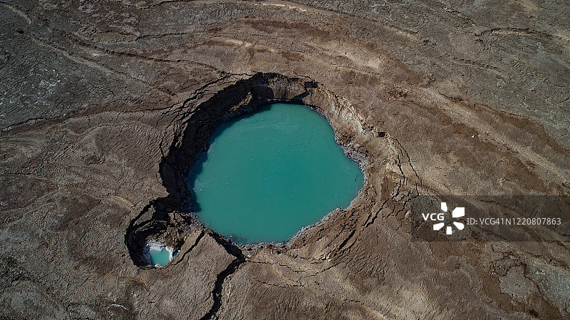 以色列死海的落水洞图片素材