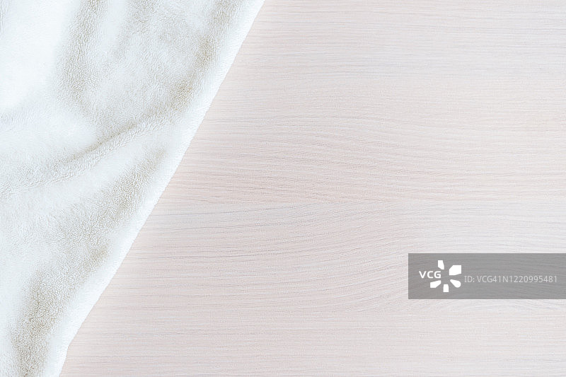 米白色桌布上的白色柔软背景，样机，留白图片素材