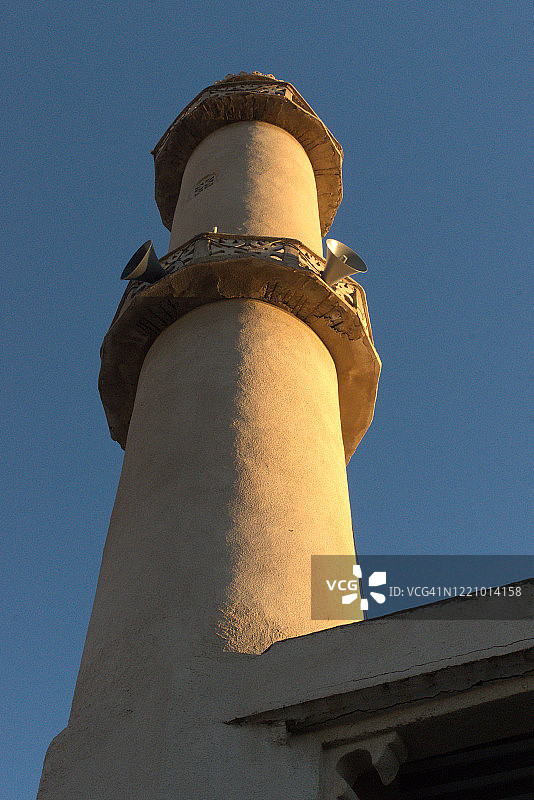 伊朗格什姆岛老逊尼派清真寺宣礼塔图片素材