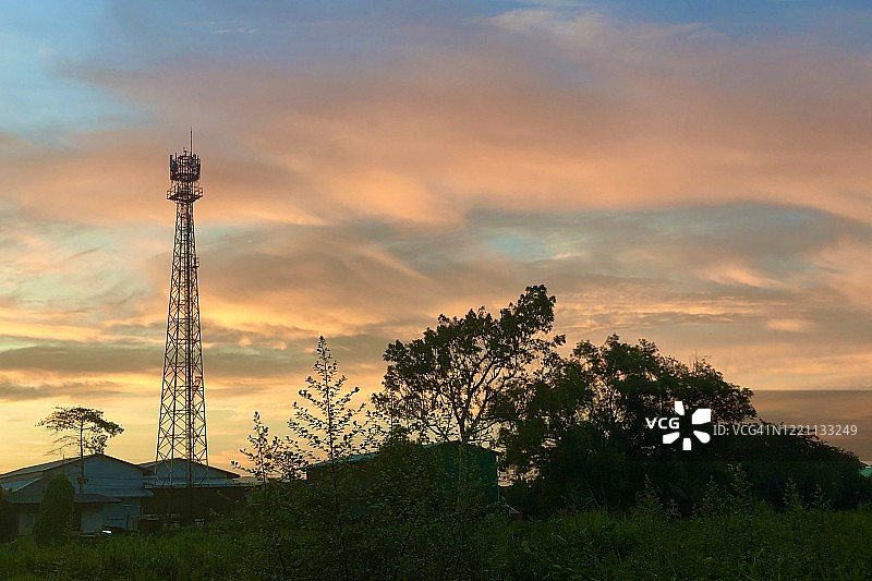 泰国尖竹汶府黎明时分的壮丽天空图片素材