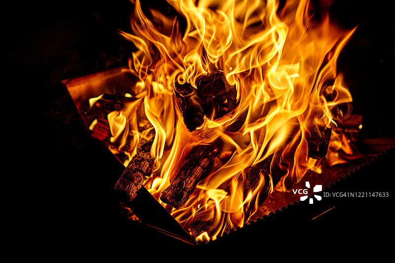 营地的篝火图片素材