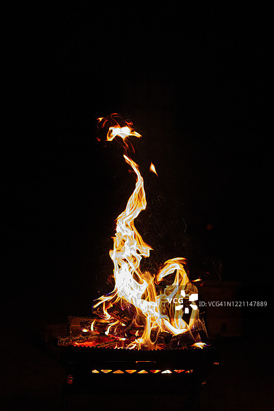 营地的篝火图片素材