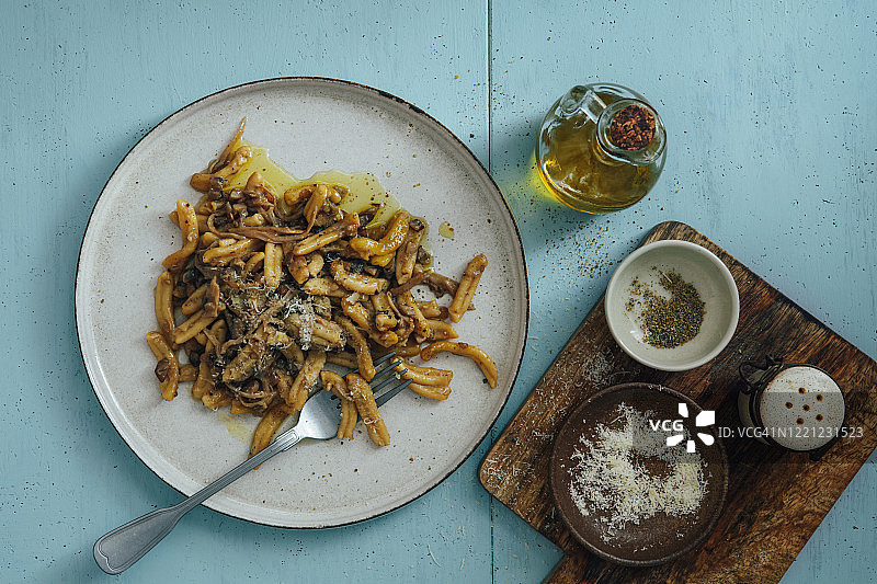 卡萨雷奇配野生蘑菇图片素材