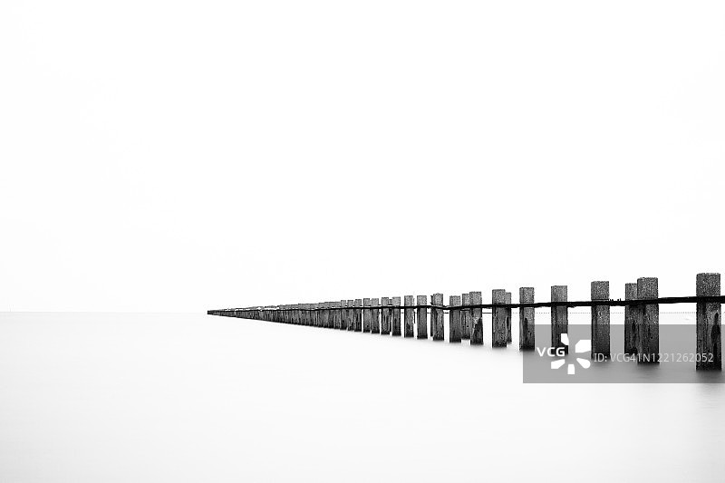 英国黑白海边艺术图片素材