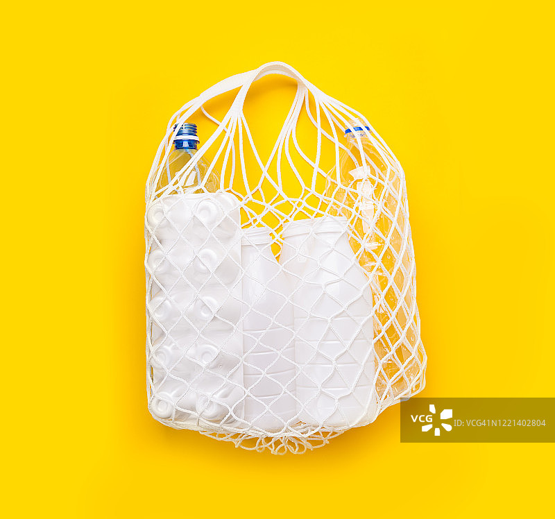 装在环保网袋里的塑料垃圾，生态理念，塑料垃圾分类收集图片素材