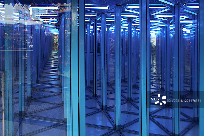 镜子屋图片素材