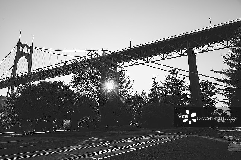 美国俄勒冈州波特兰圣约翰大桥黑白照片图片素材