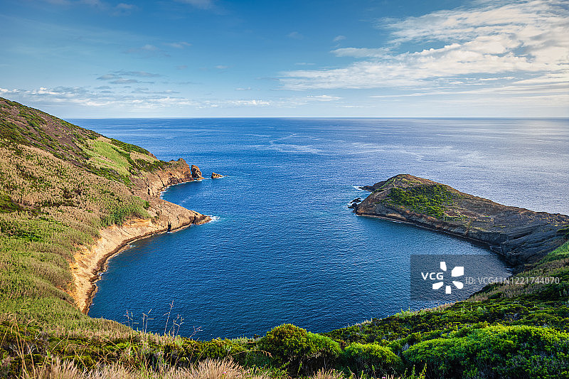 法亚尔岛皮姆港吉亚山大西洋火山口亚速尔群岛葡萄牙图片素材