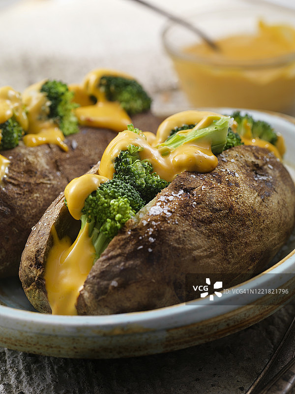 奶酪西兰花酿土豆图片素材