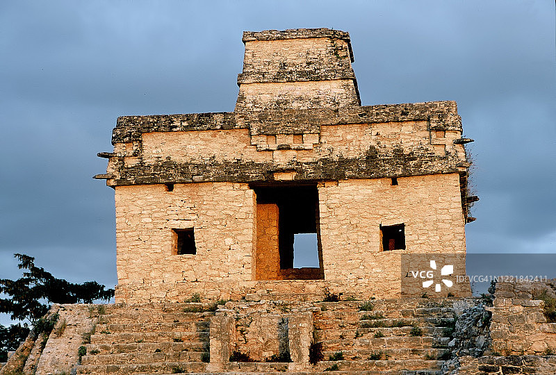 玛雅遗址七玩偶神庙日落，迪斯比尔查尔顿图片素材