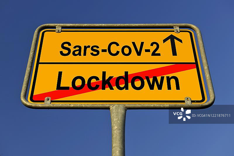 数字合成：象征性图像，地名标志，解除封锁导致感染人数增加，新冠病毒，德国图片素材