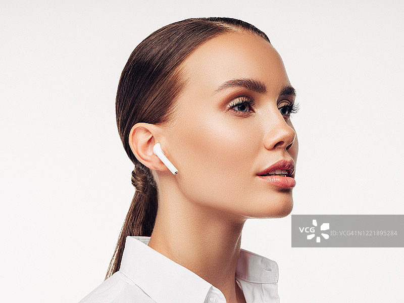 笑容灿烂的漂亮职业女性肖像图片素材