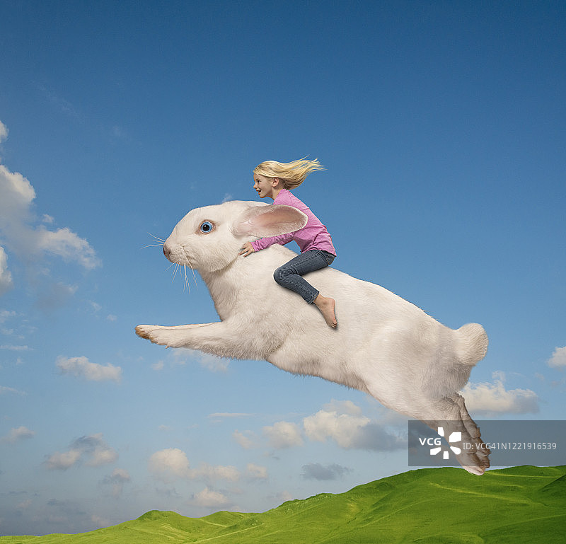 跳跃的女孩图片素材