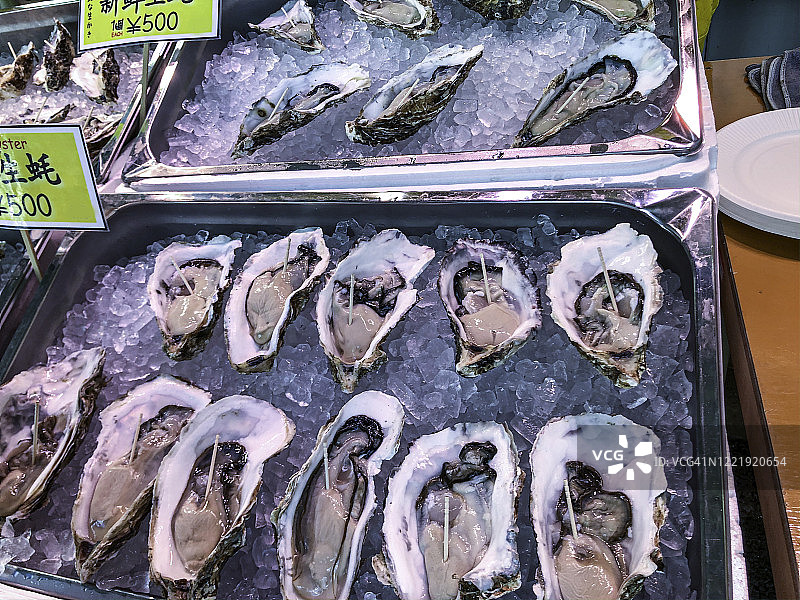 筑地市场新鲜生蚝街头小吃图片素材