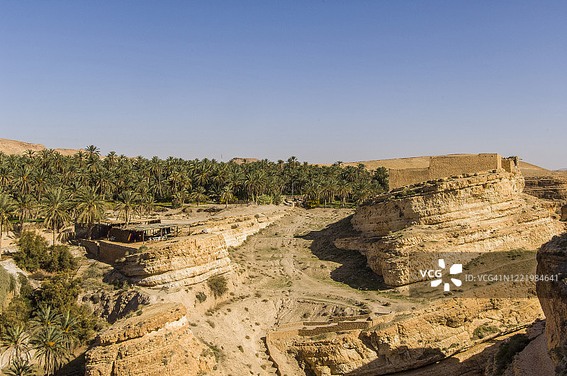 突尼斯米德斯峡谷山间绿洲图片素材