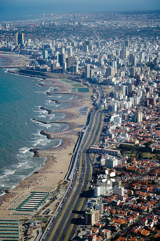从天空俯瞰马德普拉塔海岸图片素材