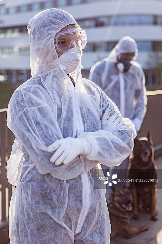 新冠疫情期间的医院安全检查图片素材