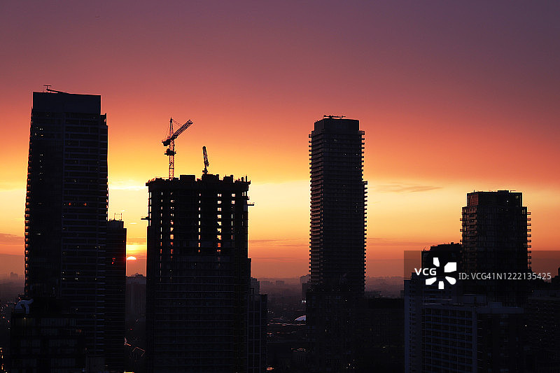 日落与城市剪影图片素材