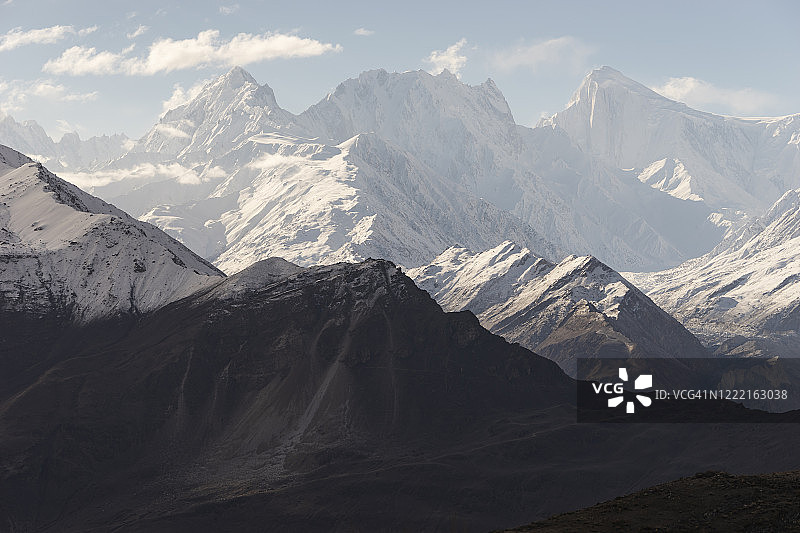 巴基斯坦罕萨山谷的喀喇昆仑山脉日出景色图片素材