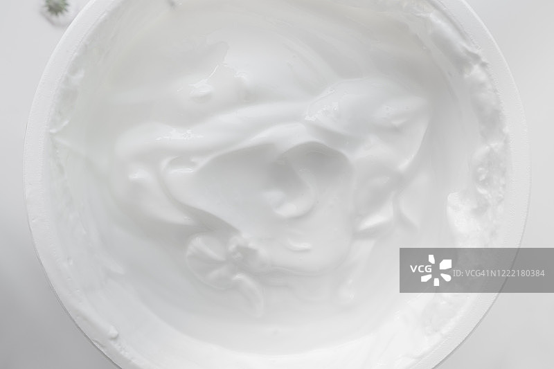 以新鲜希腊酸奶为背景的健康早餐图片素材