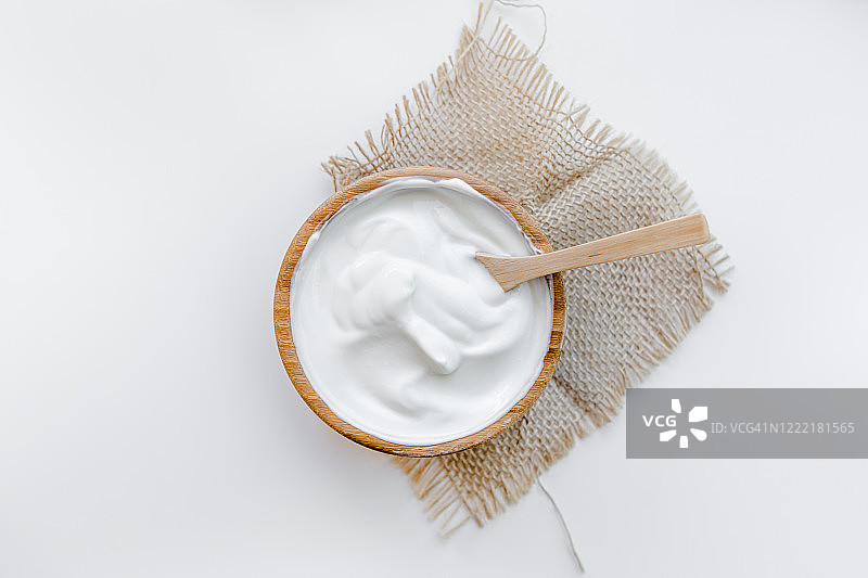 以新鲜希腊酸奶为背景的健康早餐图片素材