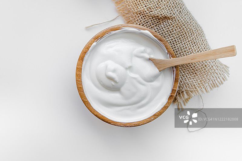 以新鲜希腊酸奶为背景的健康早餐图片素材