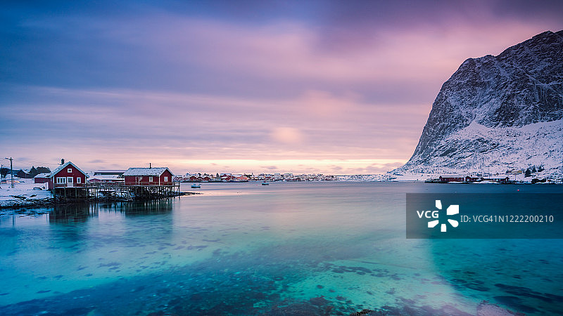 挪威诺德兰郡洛 Lofoten 莫斯克内斯 Hamnoy 沿海村庄图片素材
