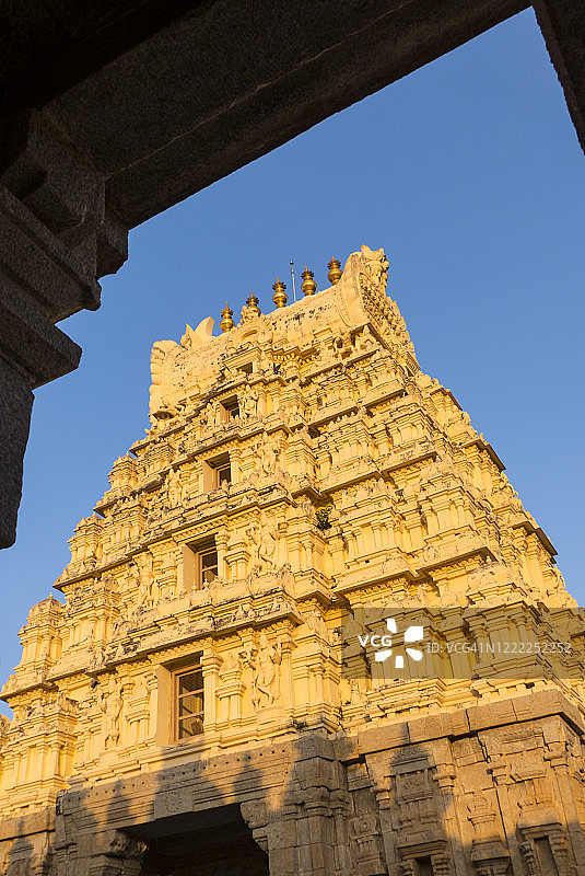 印度南部迈索尔皇宫的瓦拉哈斯瓦米神庙图片素材