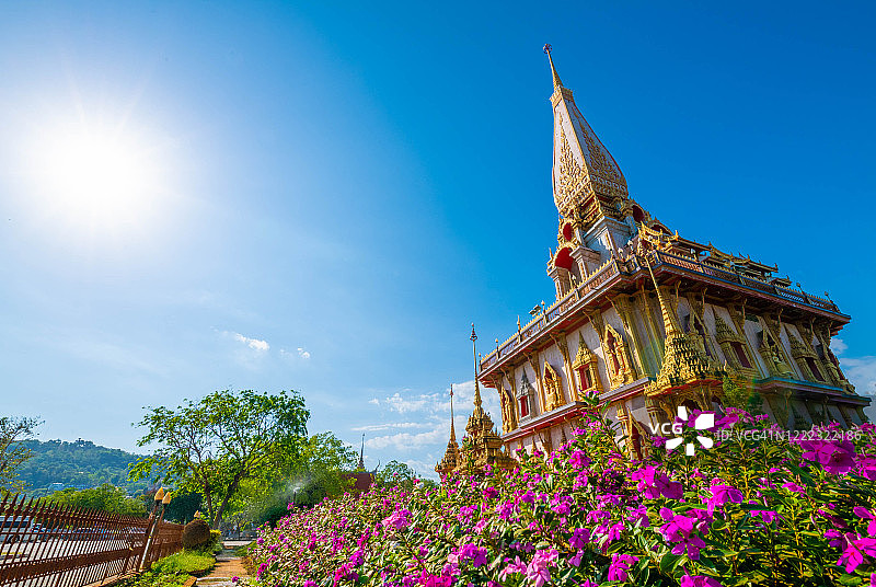在泰国普吉镇查龙寺的宝塔旅行图片素材