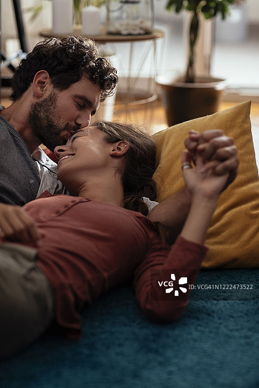 家是我们爱情故事的发生地图片素材