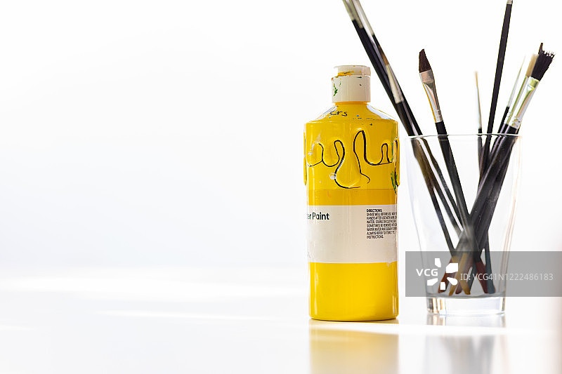 颜料和画笔图片素材