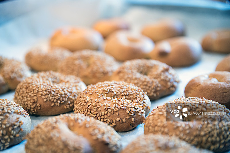 特写镜头下的自制芝麻饼干图片素材