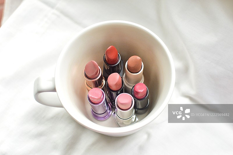 俯视化妆品口红系列图片素材