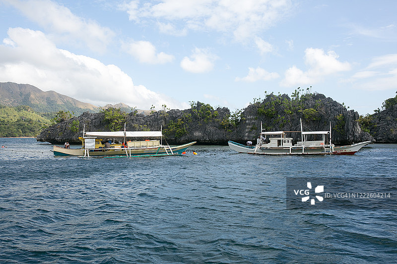 在菲律宾科隆湾乘船航行图片素材