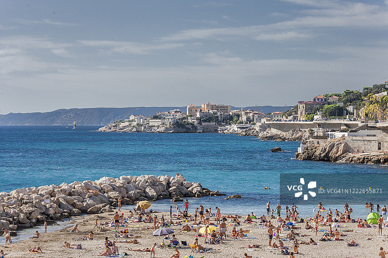 瓦隆德洛里奥尔海湾附近的海滩景色图片素材