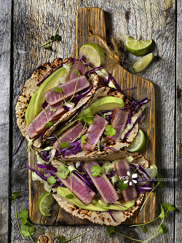 香煎金枪鱼玉米饼图片素材