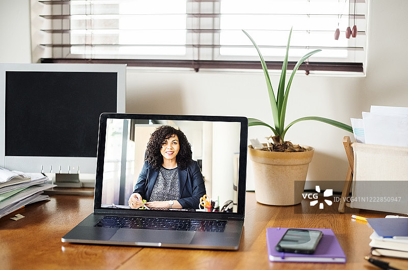 参加线上会议图片素材