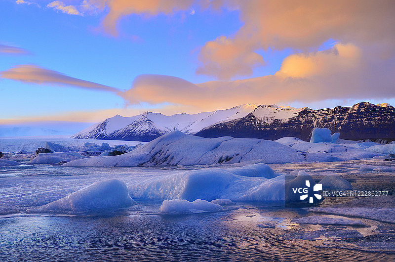杰古沙龙冰河湖的日落图片素材