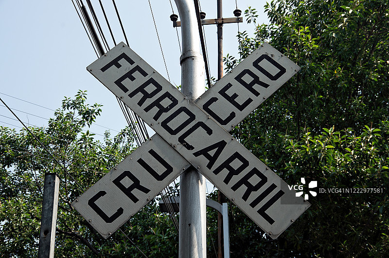 西班牙语铁路交叉口标志图片素材