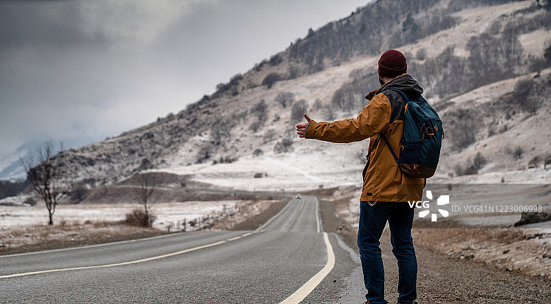 搭便车和独自旅行图片素材
