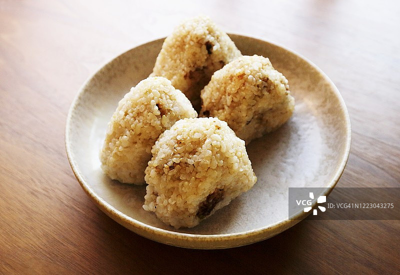 糙米饭团图片素材