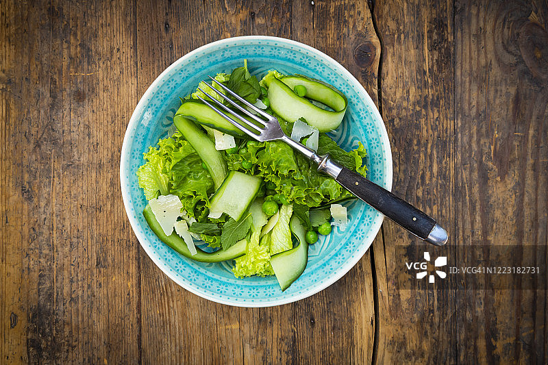 青豆薄荷黄瓜干酪沙拉拼盘图片素材