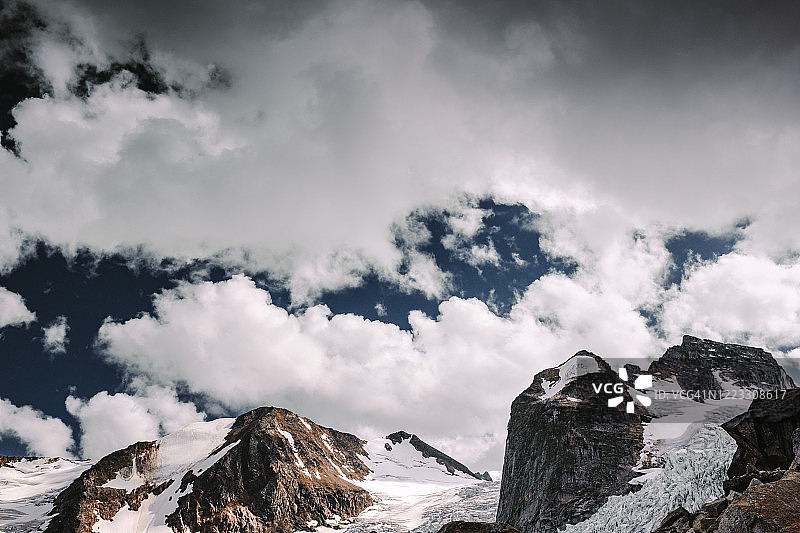 布加布冰川和马尔莫拉达山的日落图片素材