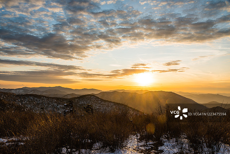 韩国平昌Balwangsan山日落景色图片素材