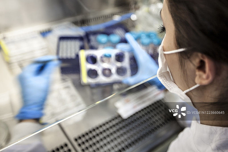 实验室中的科学家图片素材