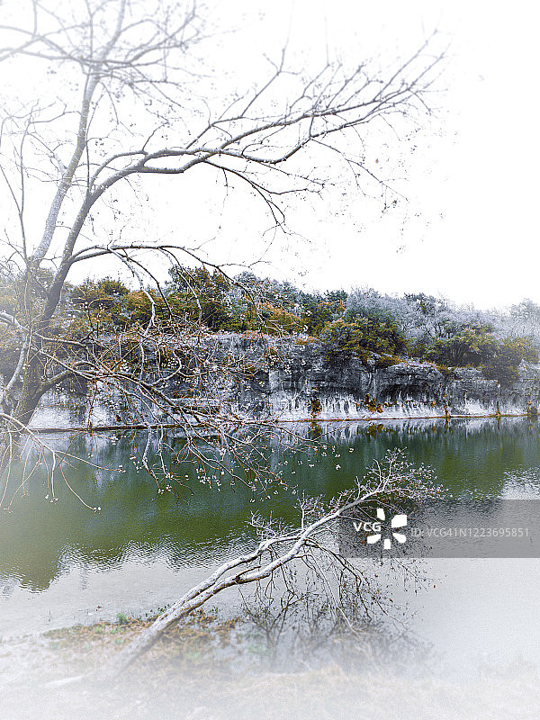 冬季的蓝洞图片素材