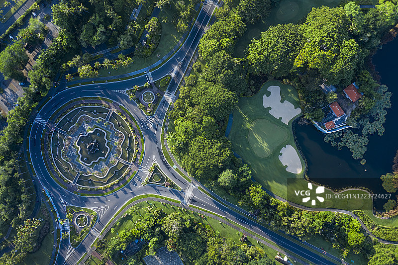 印度尼西亚巴厘岛努沙杜瓦的环岛公路图片素材