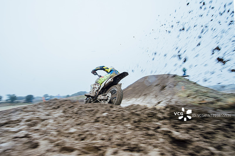 摩托车越野赛车手图片素材