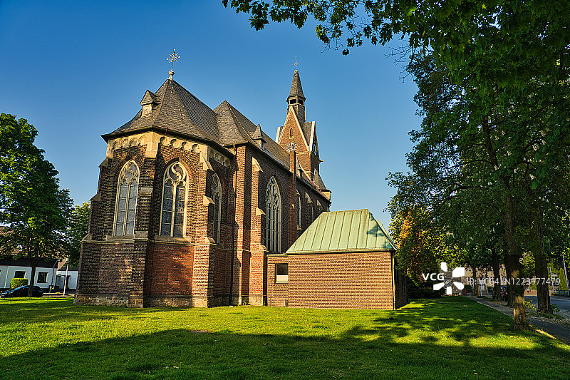 德国米尔海姆-塞尔贝克圣特雷莎·德·阿维拉教堂图片素材